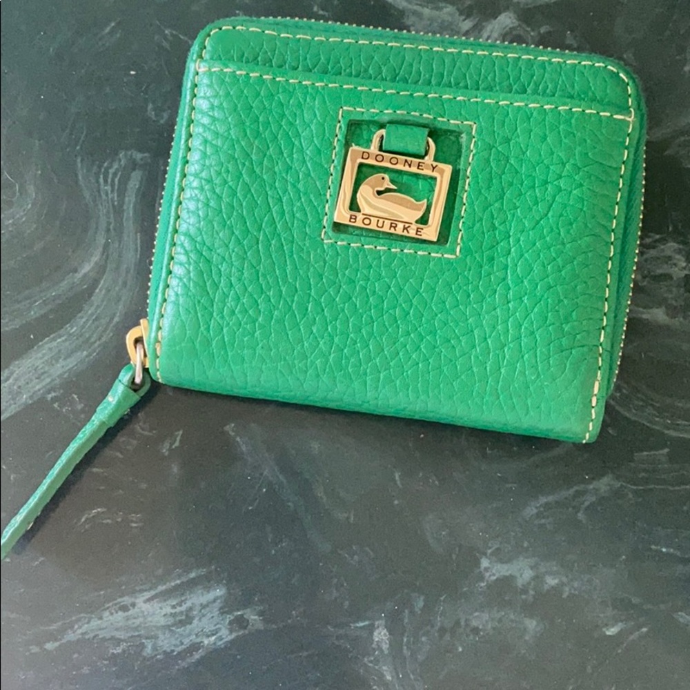 Dooney and Bourke pebble green small zip wallet